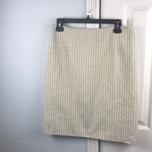 Carolina Herrera Women skirt sz 8 cream with black